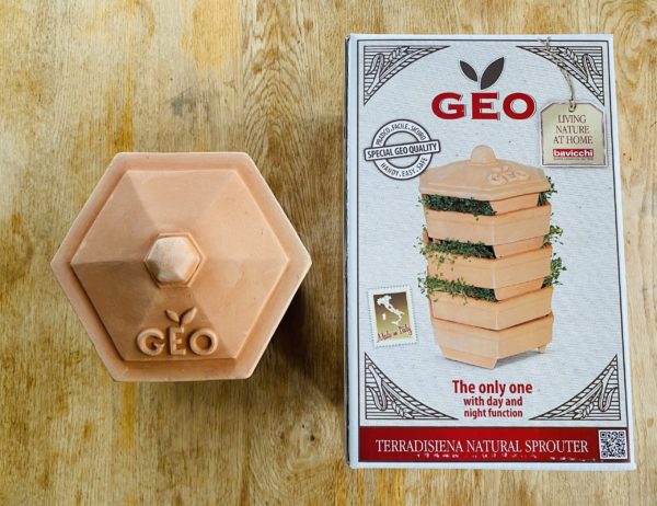 GEO Terracotta Sprouter Tower - Towers and Box